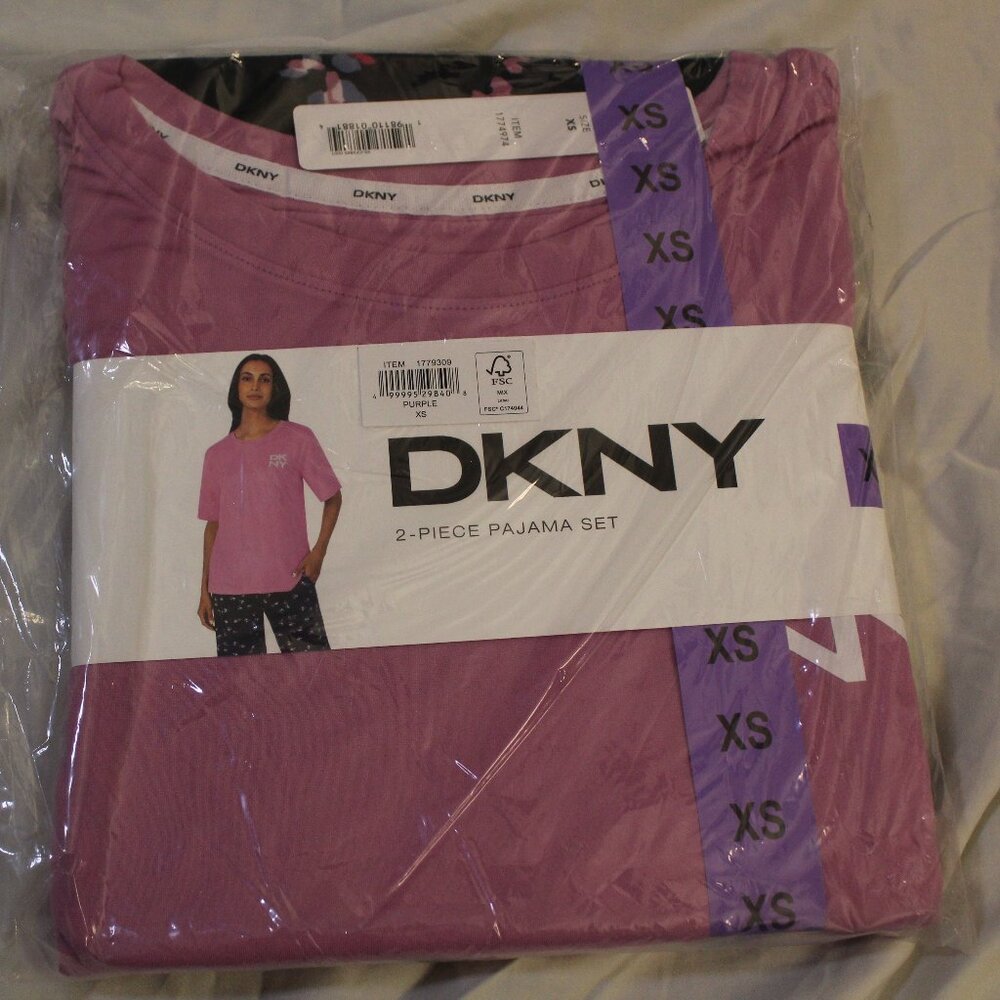NEW DKNY 2 Piece Pajama Set Size XS
